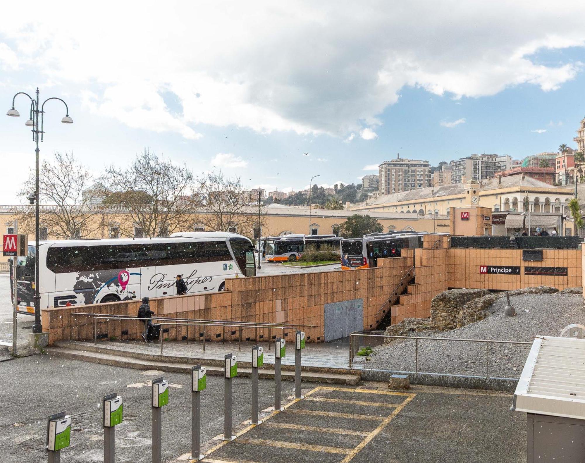 La Mansarda Del Principe, Vicoli, Acquario E Lanterna Apartment Genoa Bagian luar foto